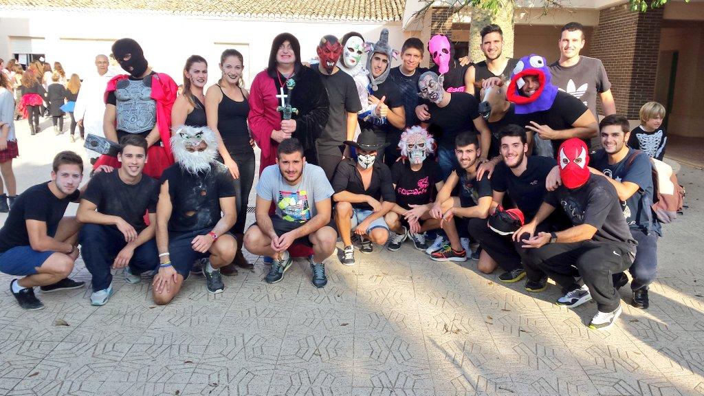 tafaddevesa's tweet photo. Alumnado de @tafaddevesa después de realizar el lip dub en La Devesa Bilingual School #ldbs http://t.co/FAEJvqdXSz