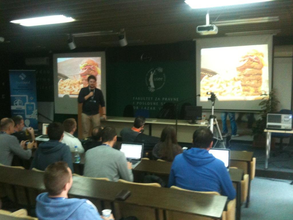 drupalcamprs's tweet image. Drupal 8 Theming with @laurii1 has just started! :) #DrupalCampRS