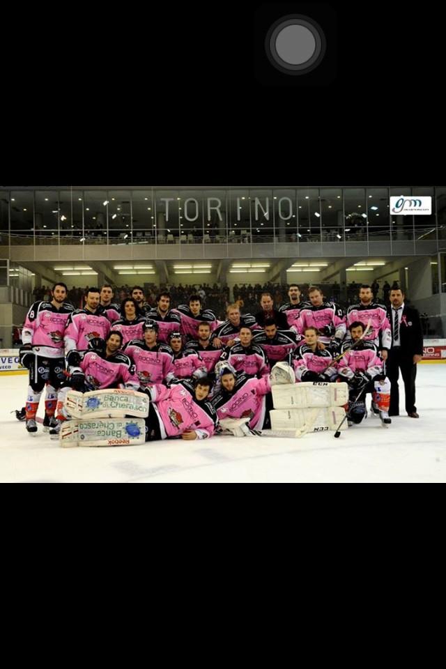 lucafrigo11's tweet photo. Great night in Turin with a W. #pinkintherink http://t.co/KtZFPhAhyH