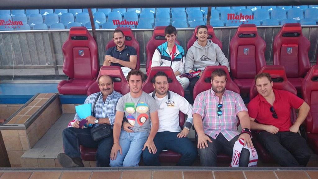 Ya esta en Madrid nuestra espedicion <a href="/EloyCepas/">Eloy Cepas</a> <a href="/j_sifo/">J. Martin</a> <a href="/JoakinFernandz/">Joaquín Fernández</a> <a href="/rokemat/">roke mata</a> . Ayudantes del cholo esta tarde