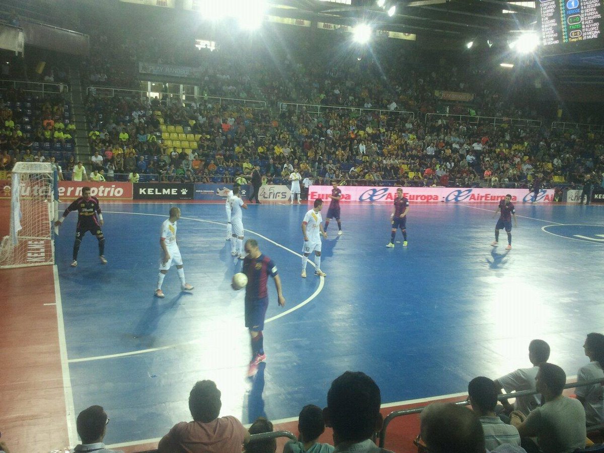 Melones7's tweet photo. una de futsal! #FCB! http://t.co/9TgRPqRNUd