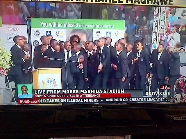 Mthatos_M's tweet photo. #FarewellMeyiwa  RT "@TKAYisMYname: This is painful guys :'( http://t.co/5Tp5AguxVN"