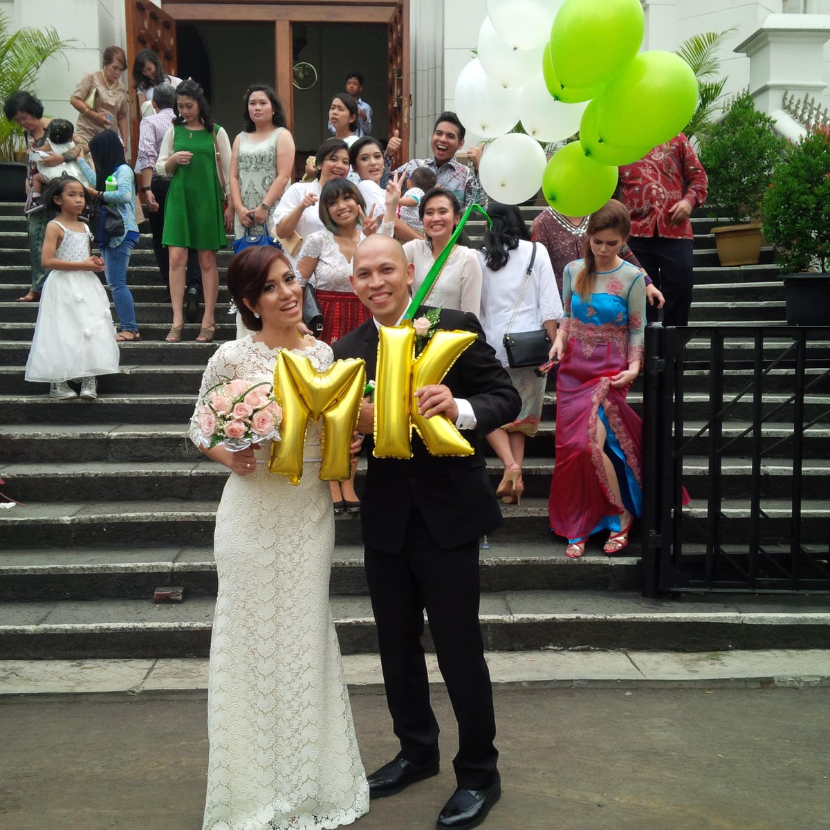 Happy wedding @marsang11@gadisbatman :)