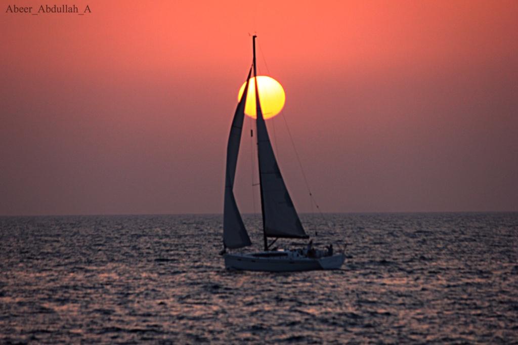 Insta_9ora's tweet photo. “@Abeer_Abdulah_A: لحظة غروب ..
#غروب #صورة_فاتنة_من_تصويرك #غرد_بصورة http://t.co/ttv6l3lHy7”