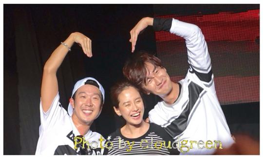 We Stand With you Song JiHyo Simply LOVE RM (런닝맨) (@piggywen) on Twitter photo “<a href="/forever_jihyo/">Uzelez dood</a>: We love Malaysia!! <3 #Songjihyo #Leekwangsoo #HaHa #RaceStartMY #RunningMan (cre: cloudgreen2202) ” “<a href="/forever_jihyo/">Uzelez dood</a>: We love Malaysia!! <3 #Songjihyo #Leekwangsoo #HaHa #RaceStartMY #RunningMan (cre: cloudgreen2202) ”
