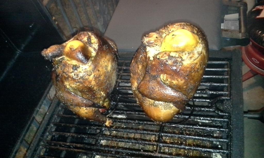 toddmartinusen's tweet photo. Smoked chicken. http://t.co/Iy8mtksEfo