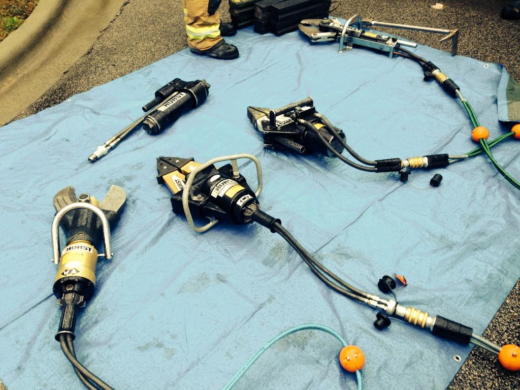 WaxhawVFD's tweet image. #HurstTools get a workout today in the cold rain with @svitrucks @WaxhawVFD