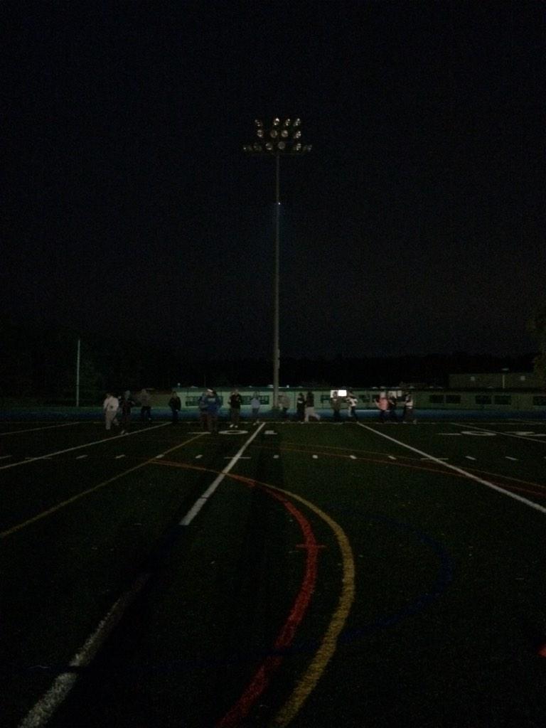 CoachKatie19's tweet photo. Practicing before the sun comes up #rpfh #howwedo #roadtoLIC http://t.co/Ix3EfxOEDp
