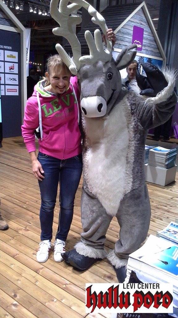 Greetins from #skiexpo says @TanjaPoutiainen & @crazyreindeer ! #LeviLaplad Stand 6k89