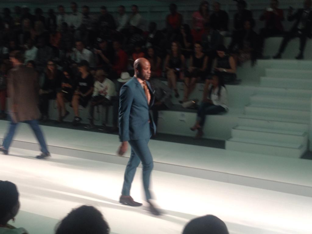 NWFashionista's tweet photo. Crowd cheered for this look, or maybe for the model lol☺️#CarducciMan @MB_FashionSA @CarducciSA @AFI_sa #MBFWAfrica http://t.co/2U4zaXmFot