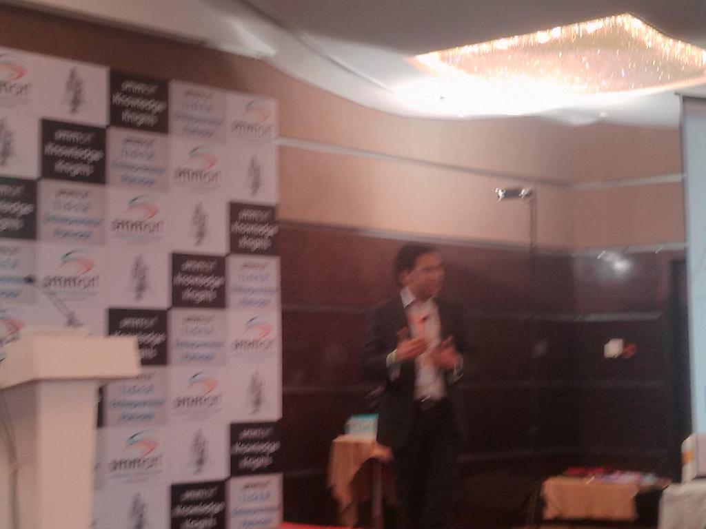 join2manish's tweet image. Hiten Shah sharingbsuccess story, congrats on winning d Best Success Award 
King of Brown Diamonds #knowledgeknights