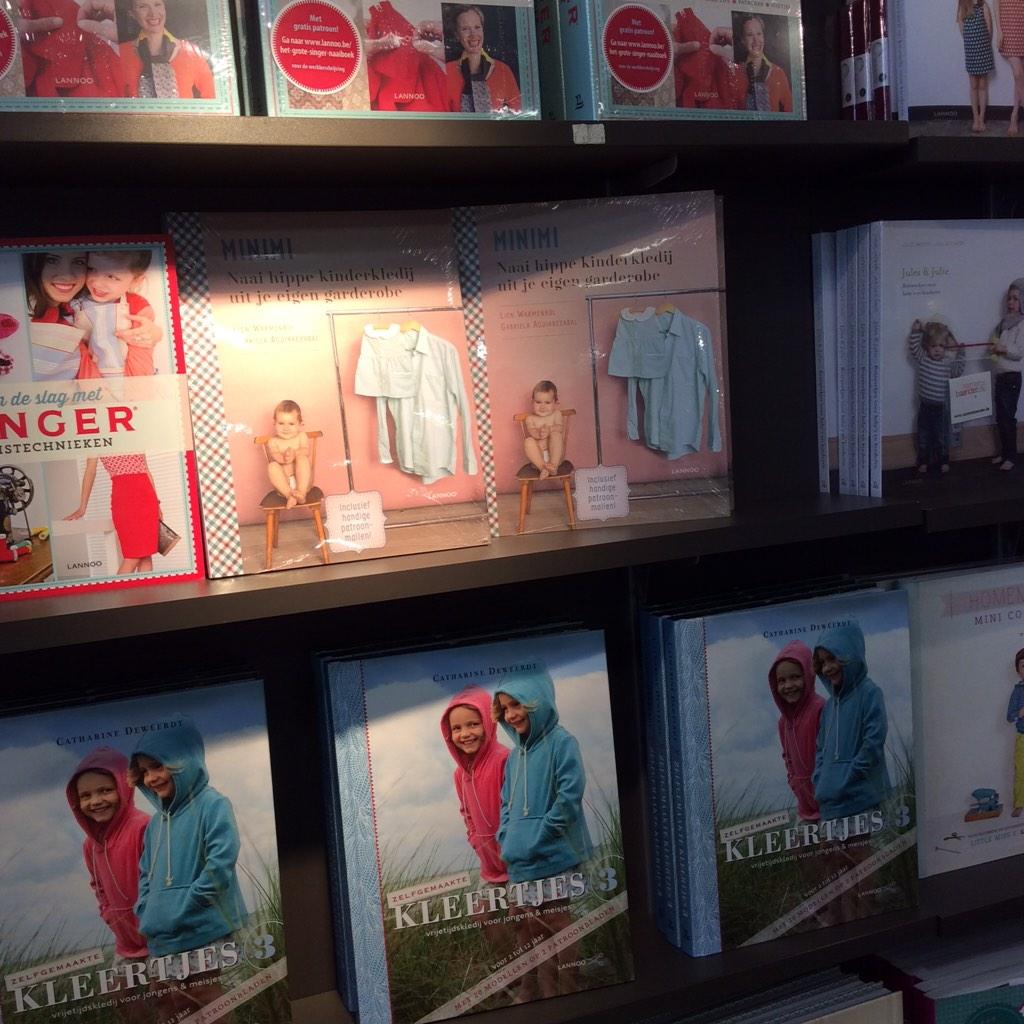 Trotse mama 😊  Henri &amp; Juliette in #MiniMi Nu in de winkel en ook op #bkb14 <a href="/Lannoo/">Uitgeverij Lannoo</a> <a href="/MadameCreatief/">Madame Creatief</a>