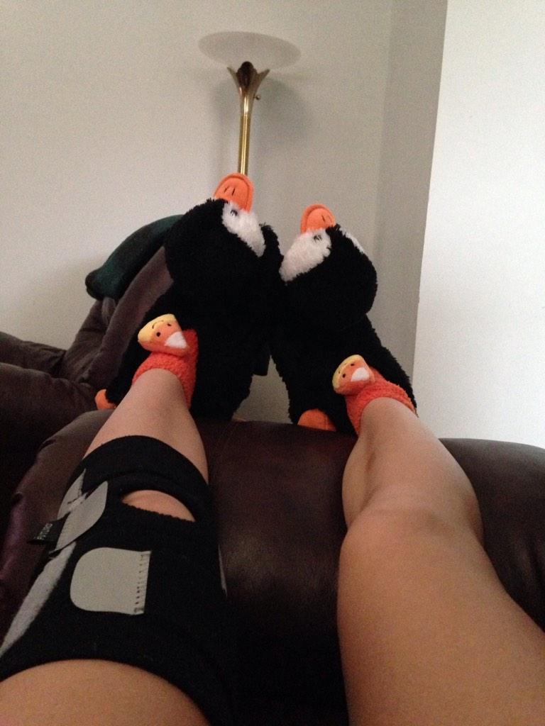 kalie_mcq0510's tweet photo. day after Halloween and more bruises on my knee 😂🙌🎃👌#stupidchair http://t.co/CJi3QxgqJr