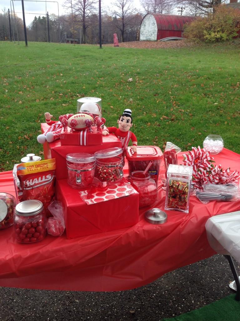 missliz31's tweet photo. #TailgateLove #WinnersWearRed #WAF @WabashFB http://t.co/nL9vRMG4t1