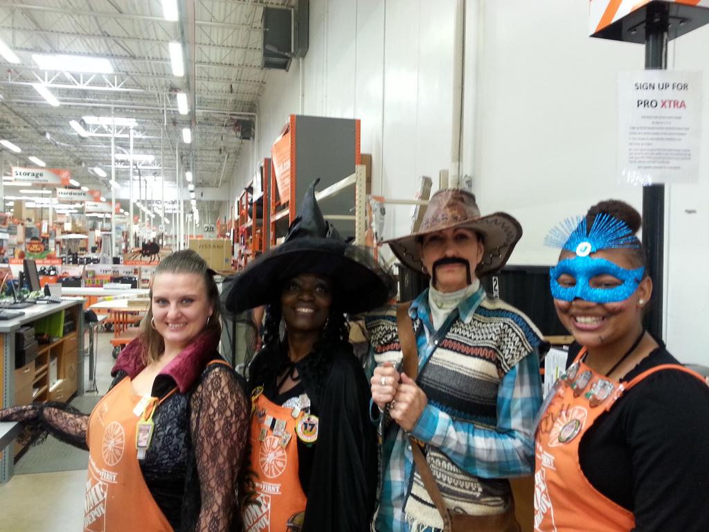 della430's tweet photo. Happy Halloween from 0554 and one of our favorite customers. http://t.co/NDax2hQYIx