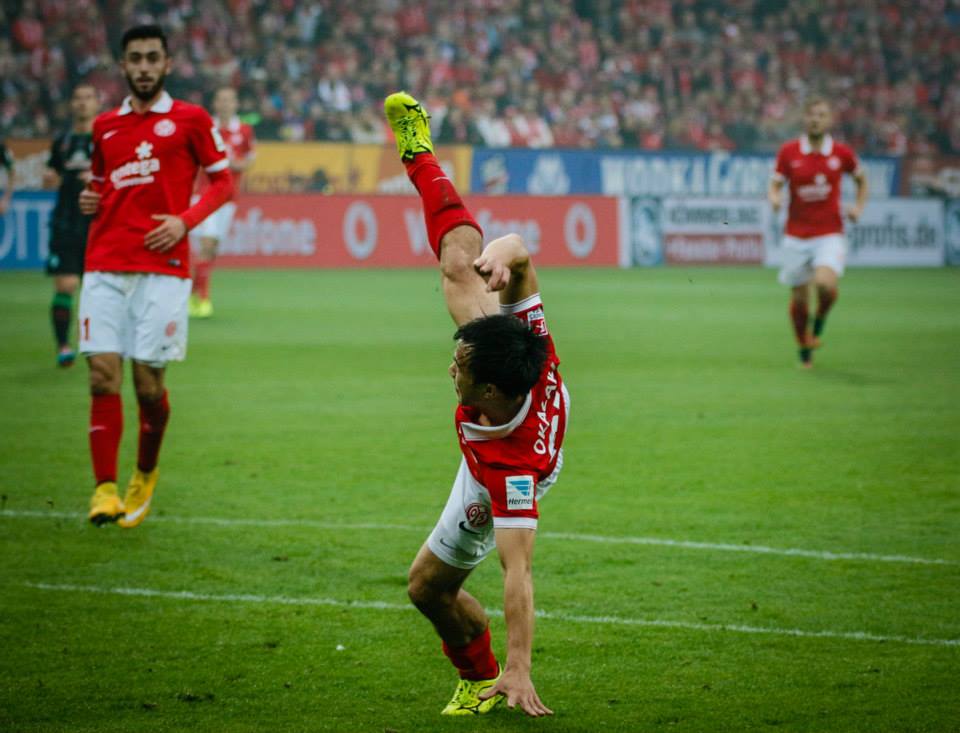 mainz05_jp's tweet photo. 1. FSVマインツ05 vs. SVヴェルダー･ブレーメン（1-2）戦のフォトアルバムはこちら：http://t.co/rr9DXUrkVs #M05BRE http://t.co/TNck4s49Yl