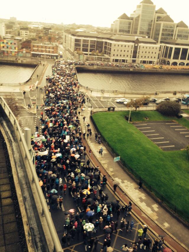 Ireland’s Streets Turn to Rivers of People, 1 Million, Wiping Out New Tax on Water #IrishWater  B1XrpnfIgAEdqpW