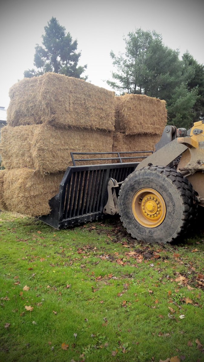 SFalkena's tweet image. Why do 6 trips if u can in 1!! #multipurposeuse #gitrdone