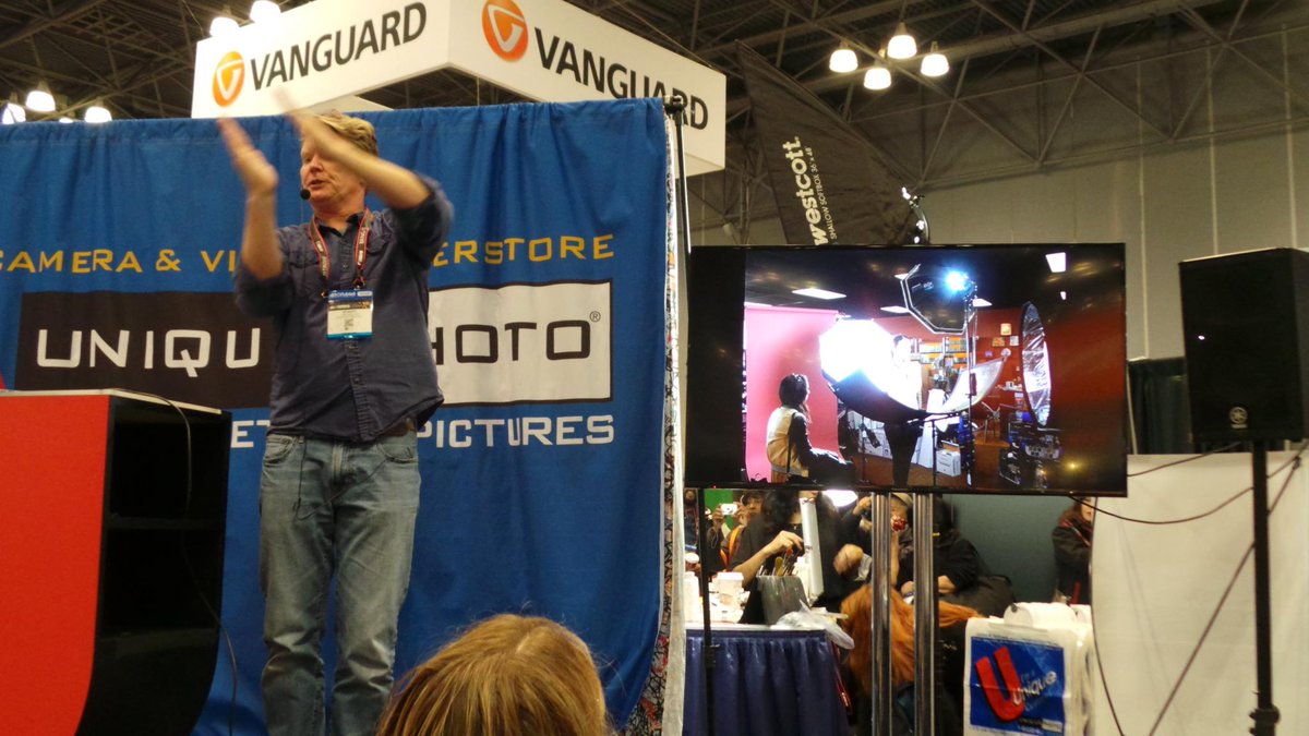 UniquePhoto's tweet image. #UPPE2014 @BobHarrington2 expert in off camera flash details his use of Speedlights in his glamour photography.