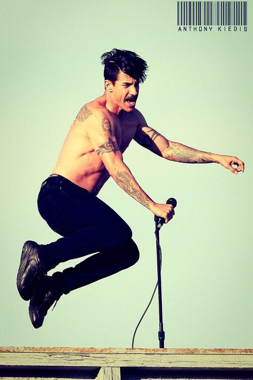 Happy birthday to one of the greatest artists, Anthony Kiedis.. Still a beauty at 52  