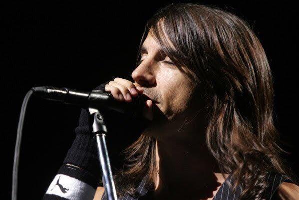 Happy Birthday to one of the best frontmen in the business Anthony Kiedis of the 
