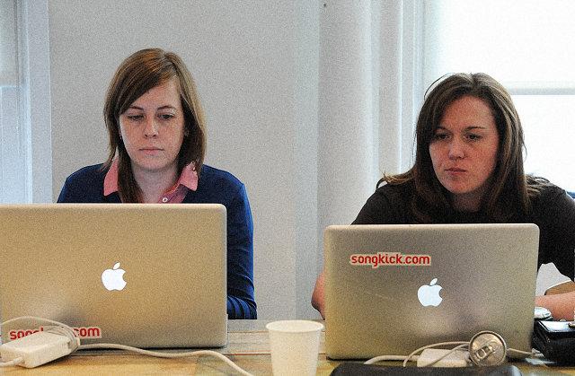 FastCoImpact's tweet photo. These two startup veteran moms are compiling binders full of experienced female coders. http://t.co/YvGg8n6pUI http://t.co/IkDXC98tul