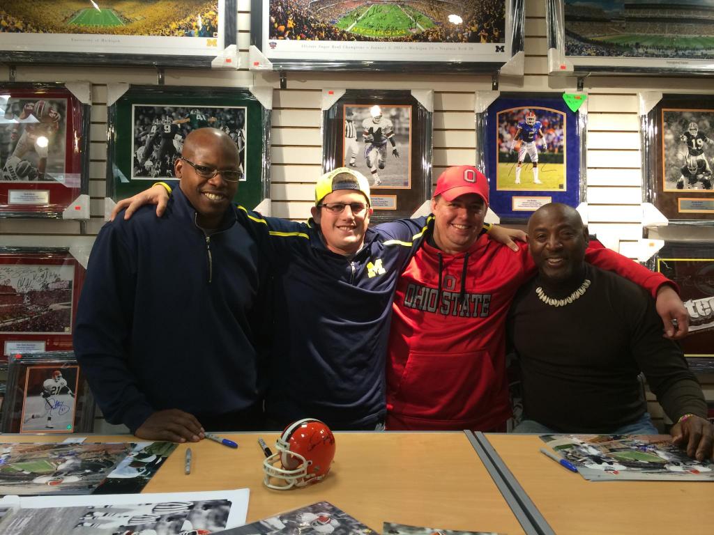 Aaron_Gasser24's tweet image. @SaraCarnes @FSOhioGirls met some browns legends today! #Byner #Mack