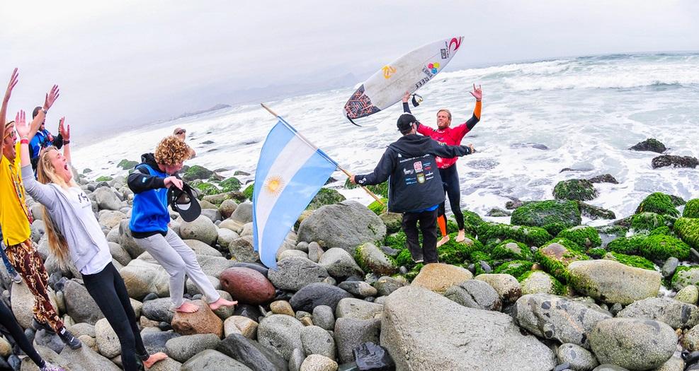 westswell_'s tweet photo. Argentina tiene nuevo campeón mundial ISA ¡Felicitaciones @leleusuna ! @asasurf @ISAsurfing #ISA50WSG http://t.co/yF9uKU6rAv