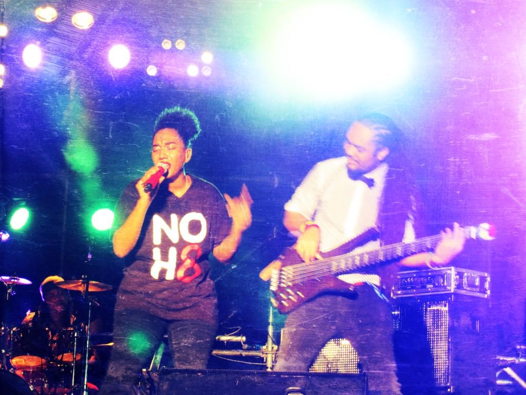 imdavinagoh's tweet photo. Award 4 best concert attire goes to @DIANAKINGDOM. Full of pride, respect & love 4 her! @NOH8Campaign #RetrofestAsia http://t.co/kUHZiAik0e