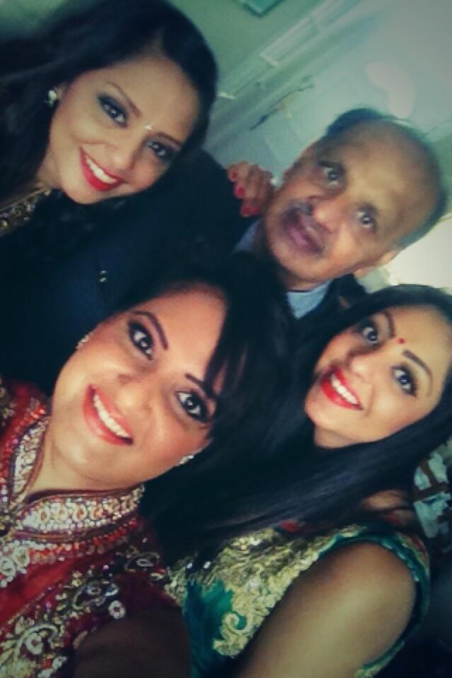 #motherdaughter #fatherdaughter #selfies  @sunshinebadhan <a href="/DeeBadhan/">Dee</a>