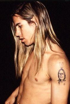 Happy Birthday to one of the most amazing vocalists of all time, Anthony Kiedis!!  
