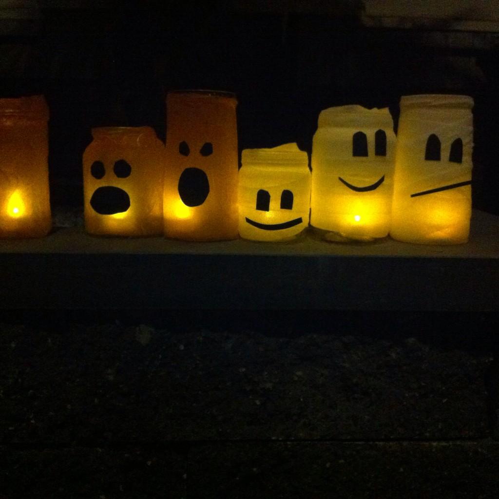 MaritEngel's tweet photo. #noordwijk Halloween in de Boechorst was 1 groot feest. Meer dan 600 kids op de been. Allemaal verkleed - te leuk! http://t.co/m1TMH4OIYe
