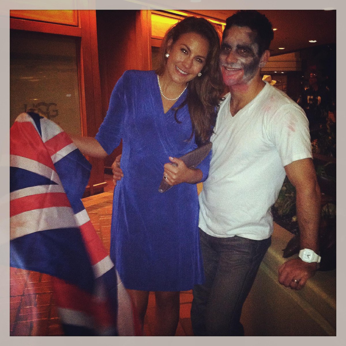 lauramac425's tweet photo. Happy Halloween from Zombie and #katemiddleton #princesskate! http://t.co/mO1BkJ7oX0