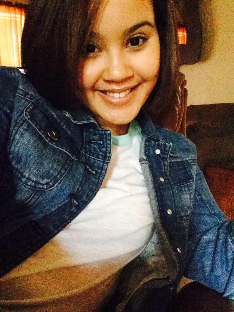 Little_Leek's tweet photo. selfieโบ๏ธ #FatAssFace๐ฉ http://t.co/sJaIoGcWvz