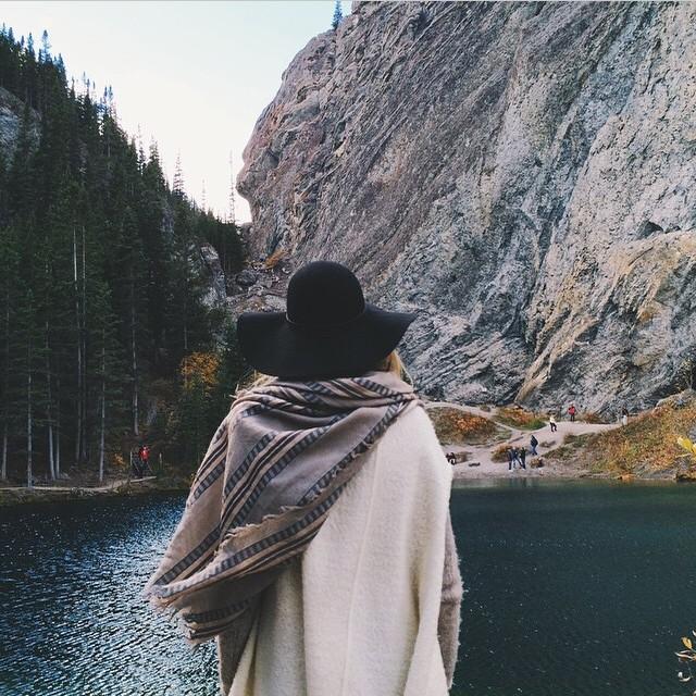 ARITZIA's tweet photo. Crisp, cool #Saturdays with a view: http://t.co/IyLZIRFM1B #FallForUs http://t.co/EuEiWxapkz