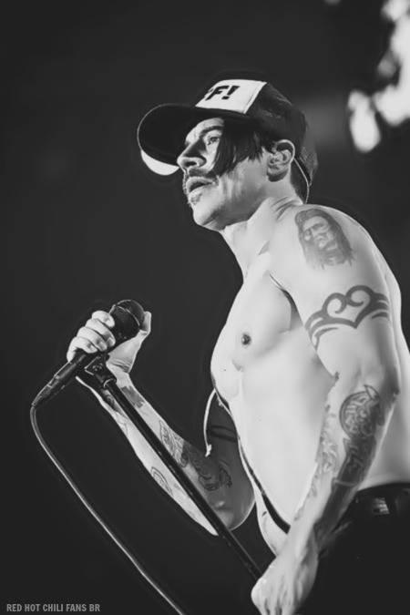Happy 52nd Birthday to Anthony Kiedis, you one attractive motherfucker. 
