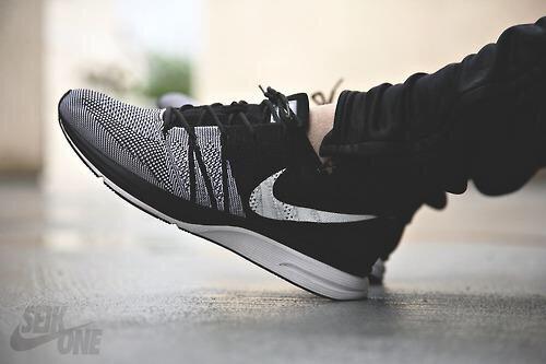 welove_sneakers's tweet photo. Nike Flyknit http://t.co/b5EQ4Tceeh