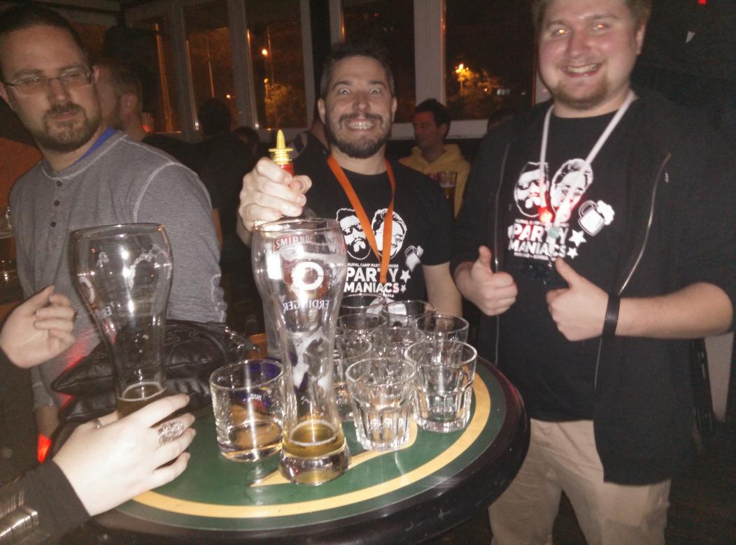 mariancalinro's tweet image. #DrupalCampRS party rock