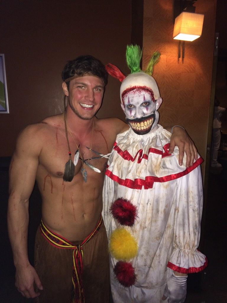 Brandoncody's tweet photo. #tribe #Nashville #scary #clown #indian http://t.co/O4iG1MeC1k