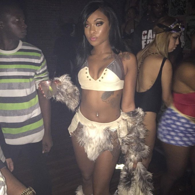 Loved my Costume 😁 http://t.co/my6FPEGEGM<a href="/tag/newprofilepic"class="tags"><span>#newprofilepic</span></a>