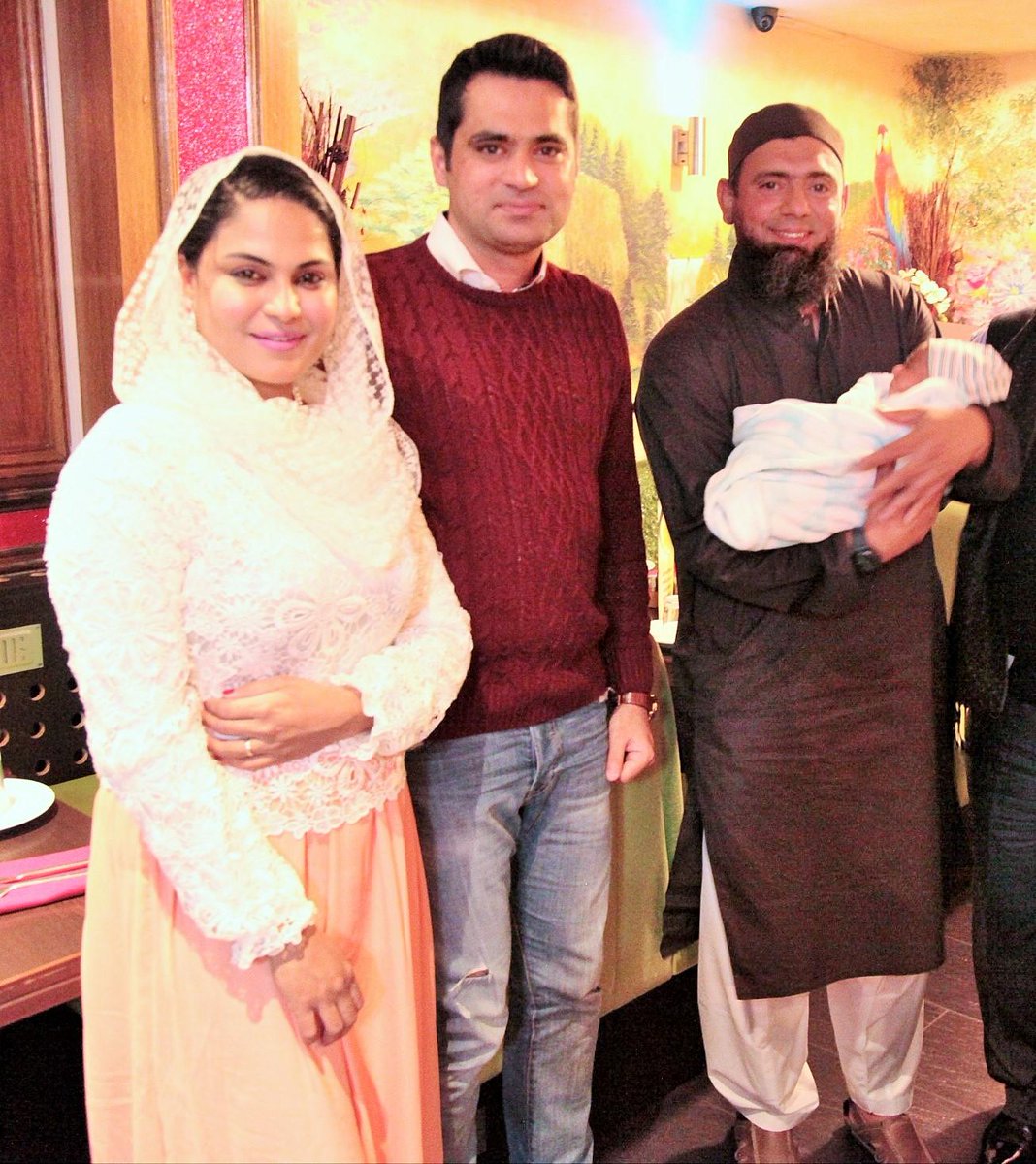 Veena Malik on Twitter: "Had a family lunch wit @Saqlain_Mushtaq bhai