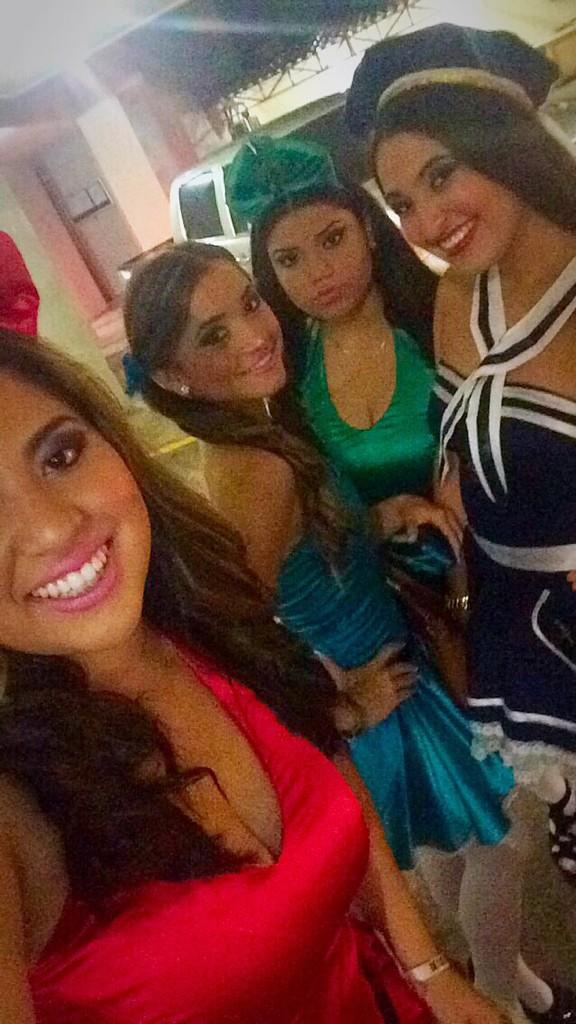 LinaSalazar08's tweet photo. Que haría sin ellas🙊 #MyComplement👑 http://t.co/Uxtn86r8lw