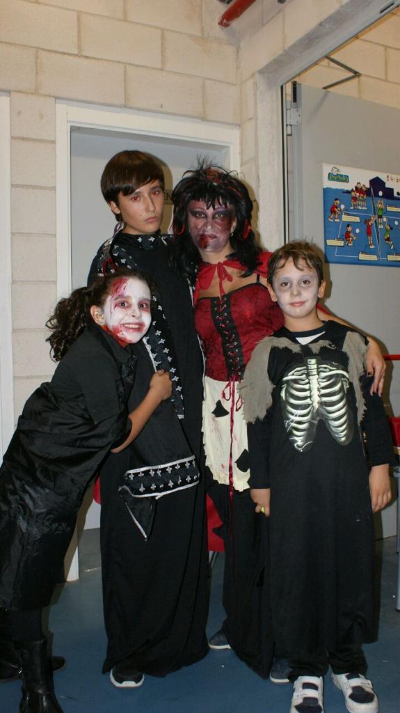 AngelitoDiimeTu's tweet photo. Pues una de Halloween ★ http://t.co/KBGnvtYOv4