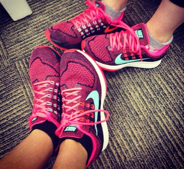 KateMasonCT's tweet photo. 4am start! Kicking back at the #mediahub before the race @marilizeuys @marieclaire_sa #SowetoMarathon @NikeRunningZA http://t.co/5FaWDzuGNv