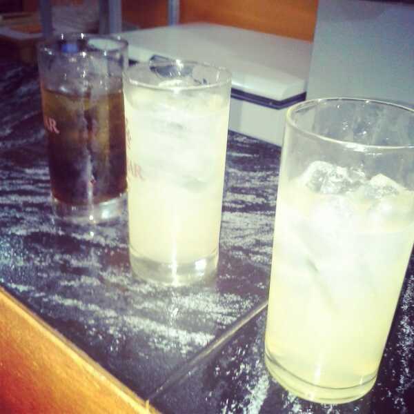 Gabriel050799's tweet photo. Antes de jaque #ConGuille http://t.co/R4BOFe09bO