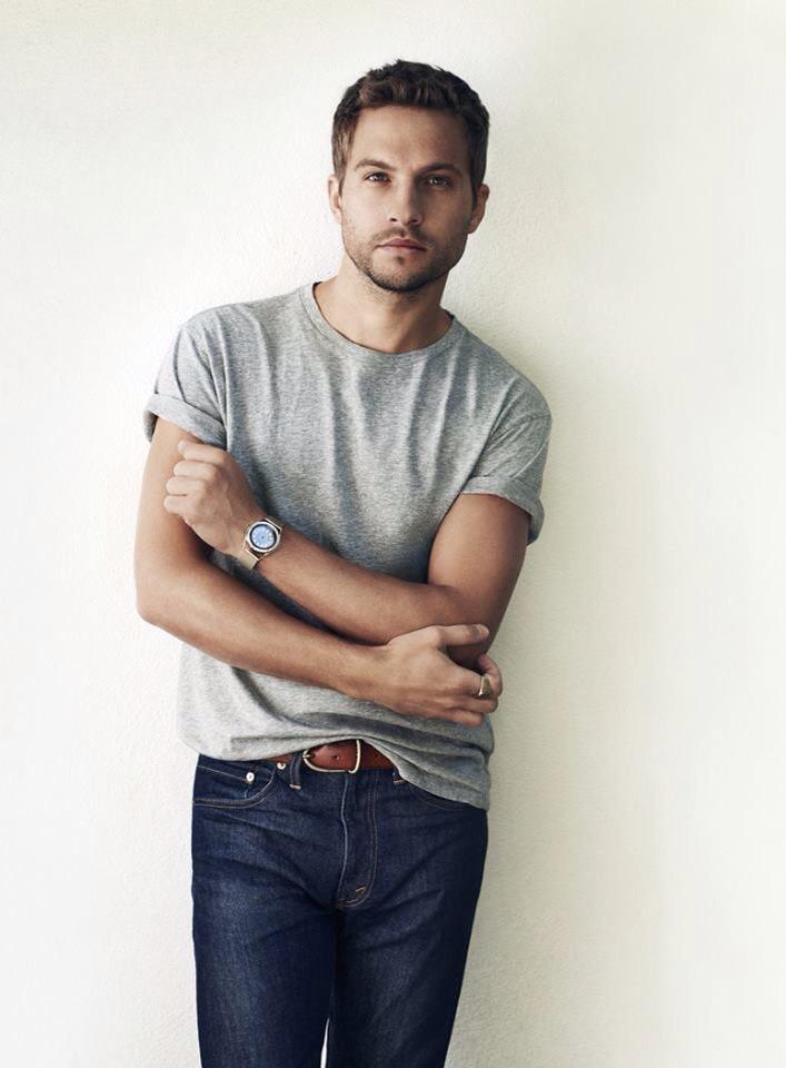 I wanna wish a happy 38th birthday 2 Logan Marshall-Green I hope he has a great day with his family & friends 