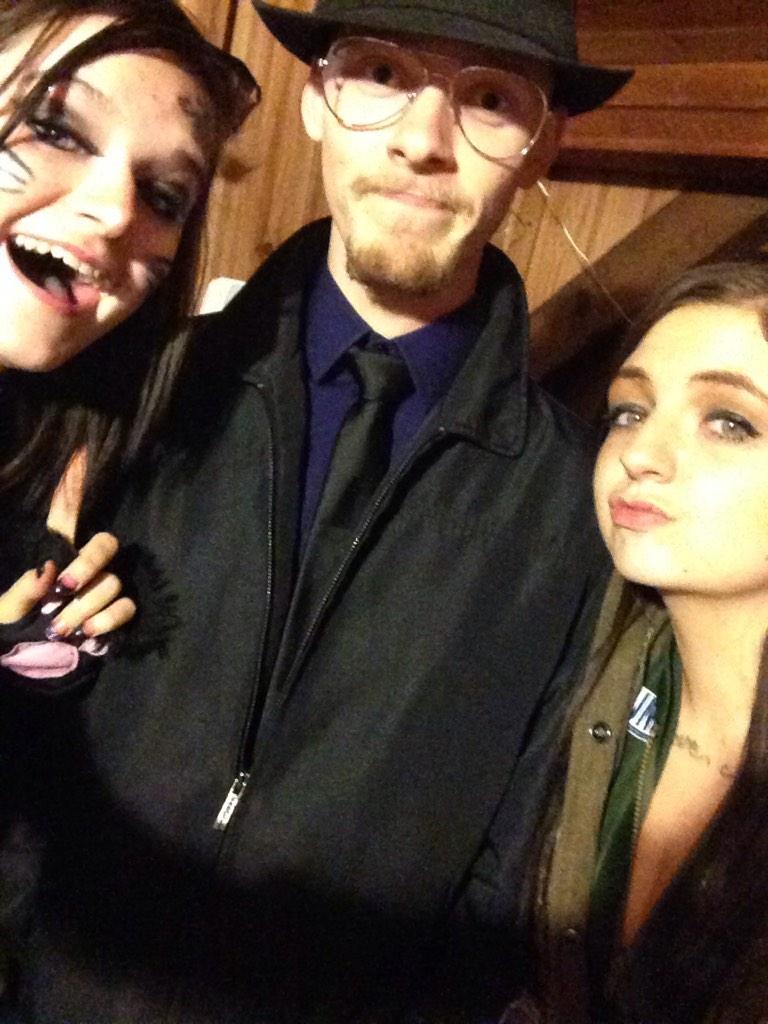 sluttivan's tweet photo. Me and boo met the Heisenberg ;) @italianabiaa http://t.co/BSAEtaqbHX