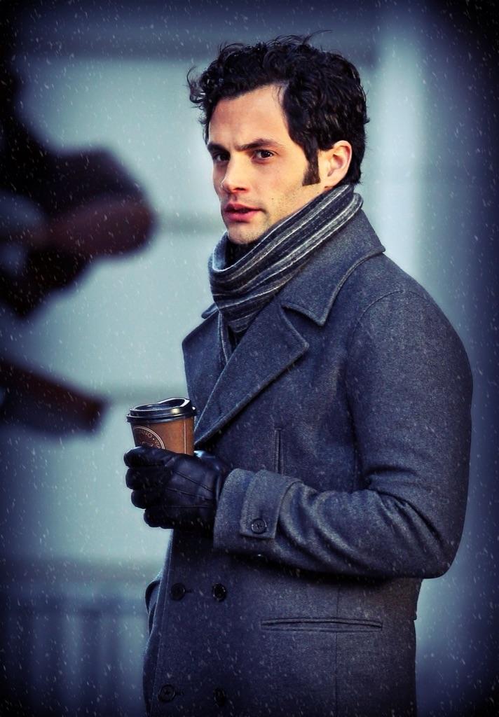 I wanna wish a happy 28th birthday 2 Penn Badgley I hope he has a great day with his family & friends 
