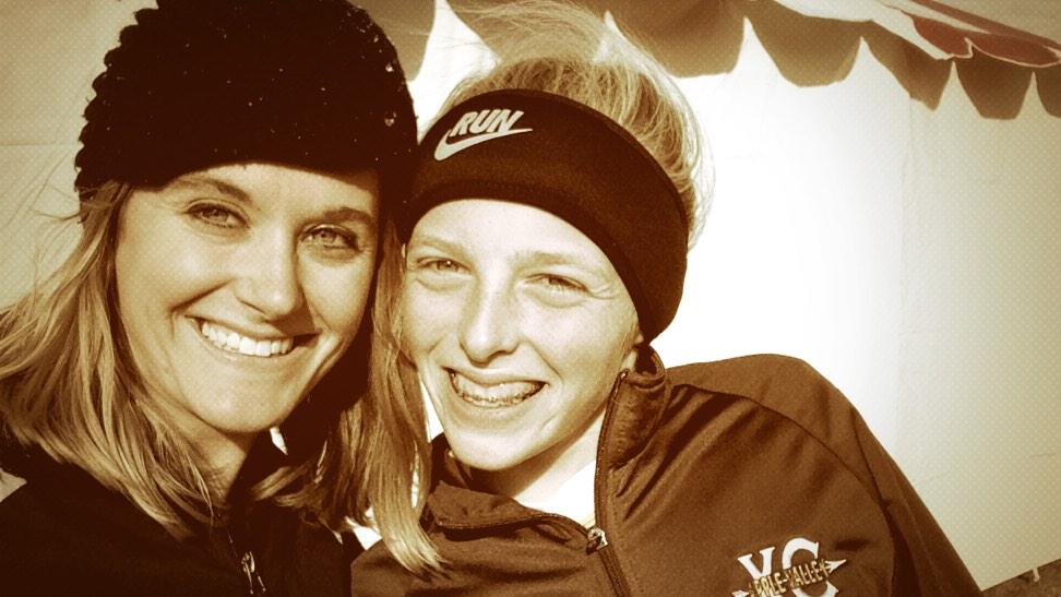 HeatherRaeKampf's tweet photo. Uber proud of my MN State CC Meet athlete today! She placed 32nd as a freshman! #BrightFuture #Studette http://t.co/pBpUTNALiM