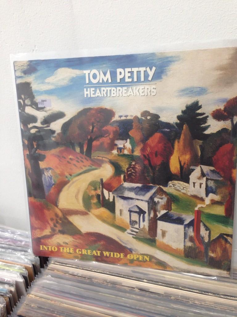 RecordGrouch's tweet photo. Used-In: Tom Petty &amp; the Heartbreakers "Into the Great Wide Open" #Germanpressing #janmatulka #jefflynne http://t.co/kxaUaZDdBu